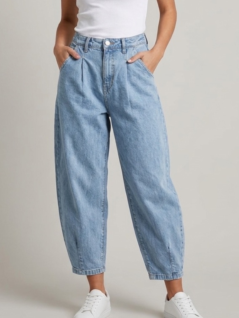 Vibrant Sz 26 Barrel Balloon Light Wash Denim Jeans